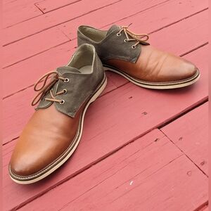 Lacoste Oxford shoes for Men. Brown and Green colors. Size 10